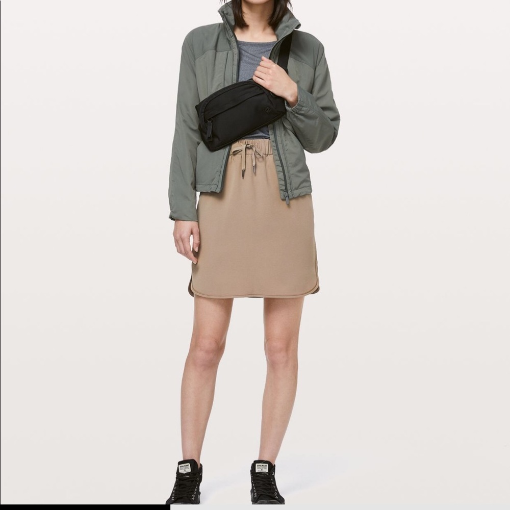Lululemon NWT On the fly skirt - Picture 4 of 5